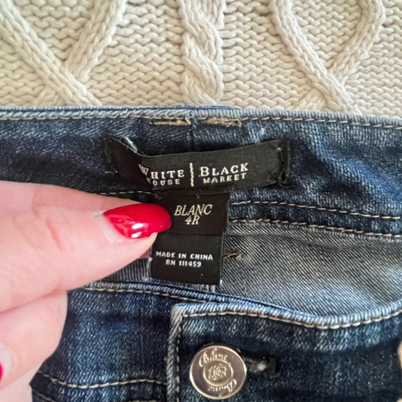 White House Black Market Designer Darker Wash Distressed Jeans Women’s size 4 - Picture 13 of 15